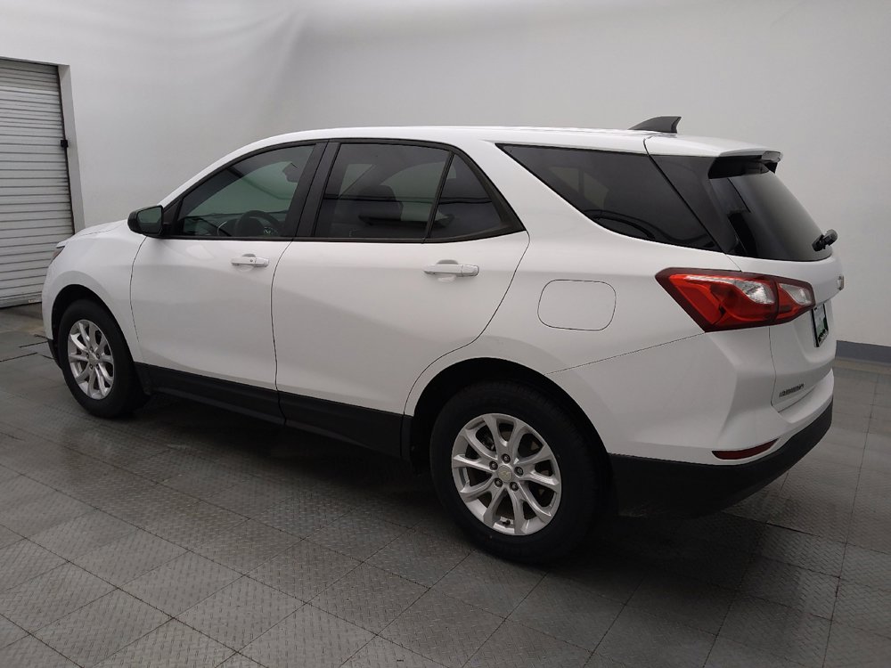 Used 2020 Chevrolet Equinox LS w/ LS Convenience Package image 3