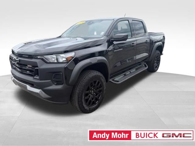 Used 2024 Chevrolet Colorado Trail Boss w/ Advanced Trailering Package AWD/4WD image 5