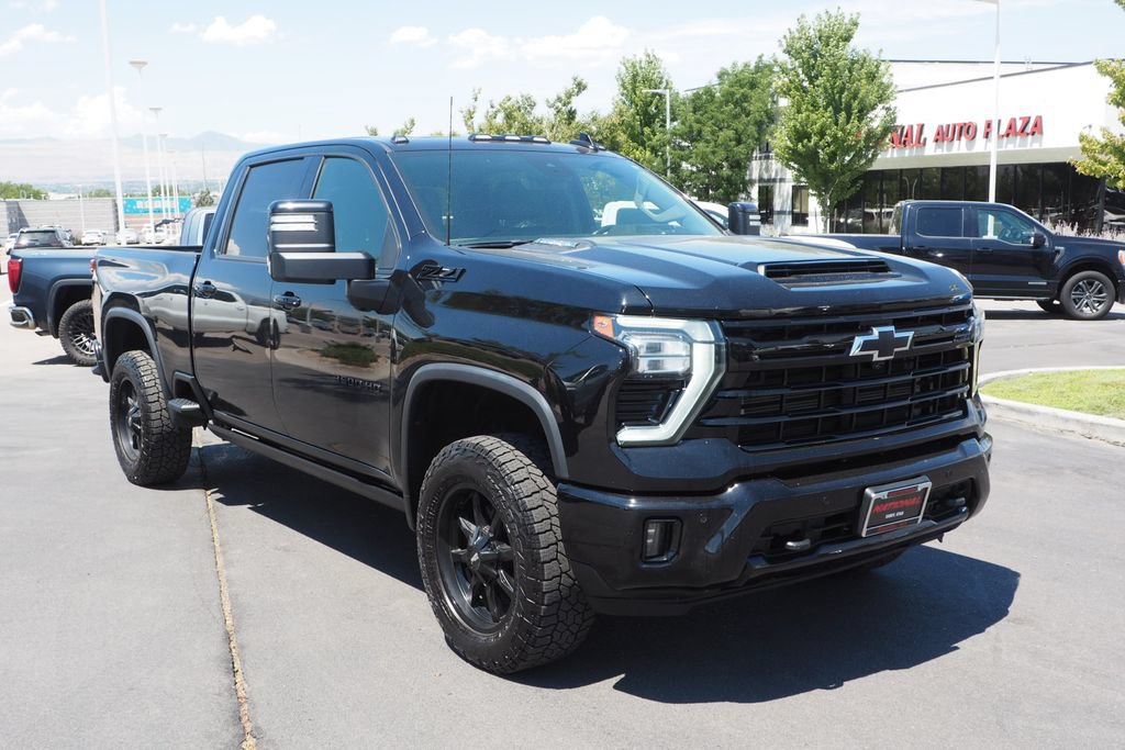 Used 2024 Chevrolet Silverado 3500 LTZ w/ LTZ Plus Package AWD/4WD image 9