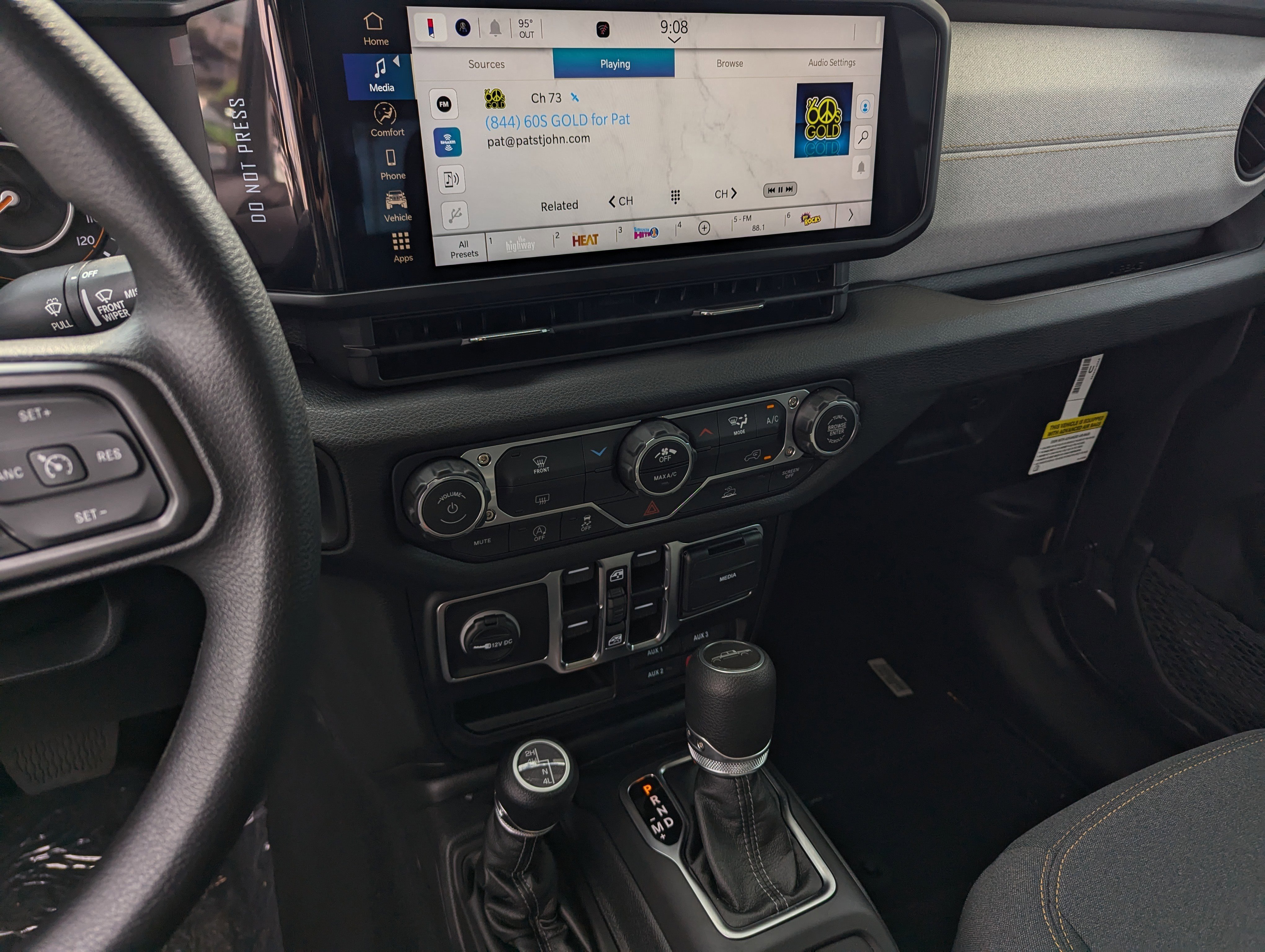 New 2025 Jeep Gladiator Sport image 10