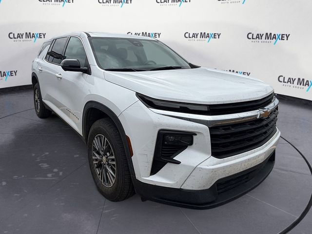 Used 2024 Chevrolet Traverse LS image 7