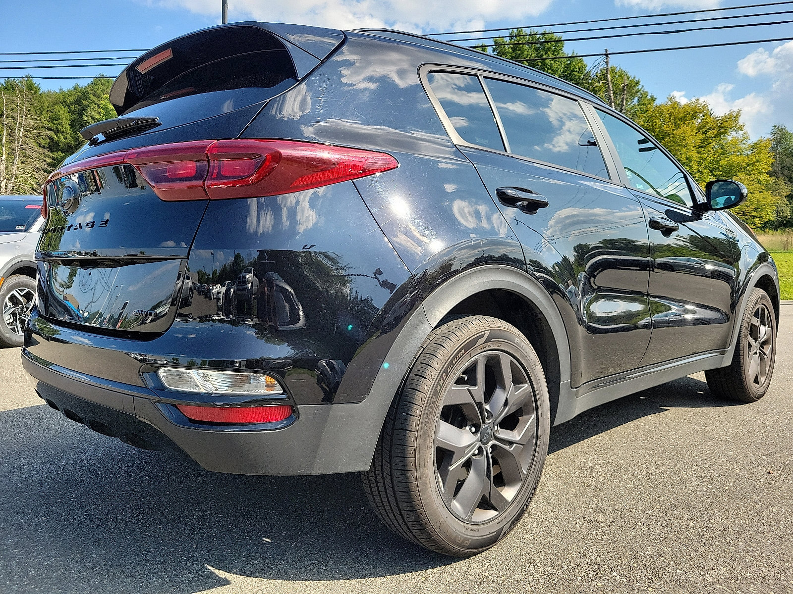 Used 2022 Kia Sportage Nightfall Edition image 6