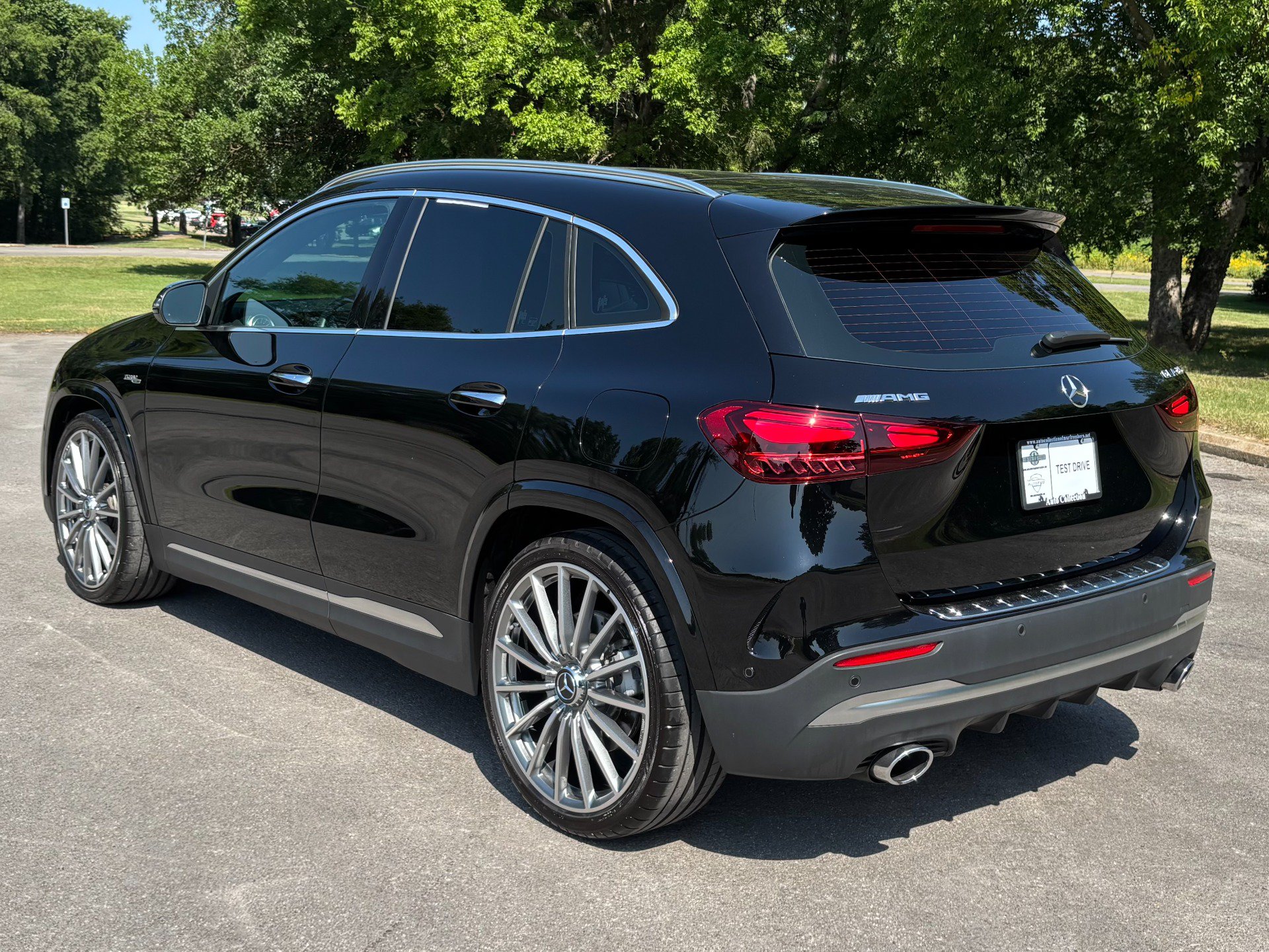 Used 2024 Mercedes-Benz GLA 35 AMG 4MATIC image 4
