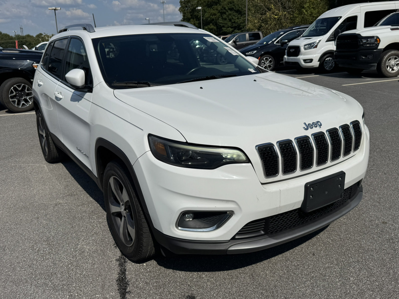 Used 2019 Jeep Cherokee Limited AWD/4WD image 3