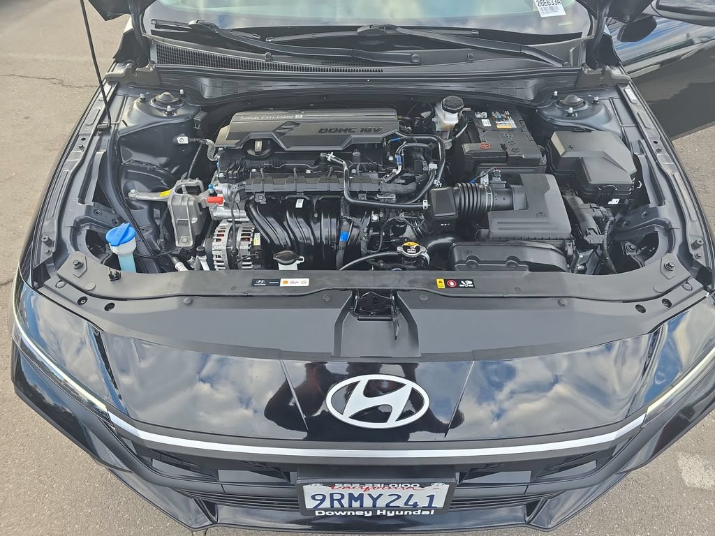 Used 2024 Hyundai Elantra SE FWD image 19