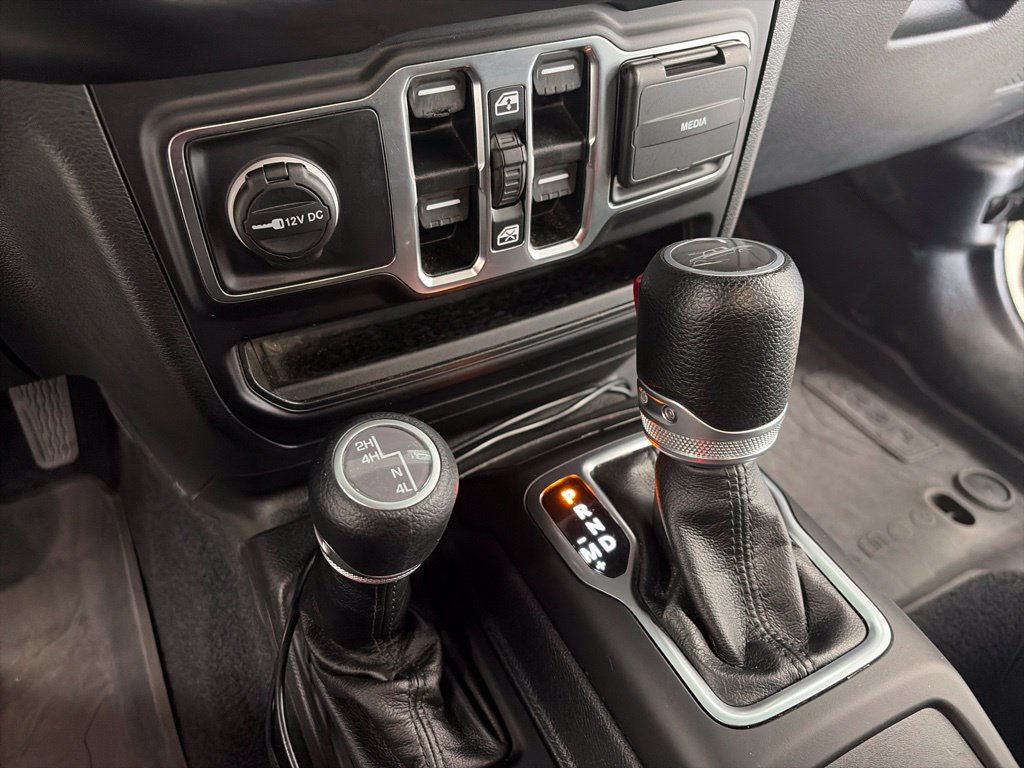 Certified 2023 Jeep Gladiator Sport AWD/4WD image 27