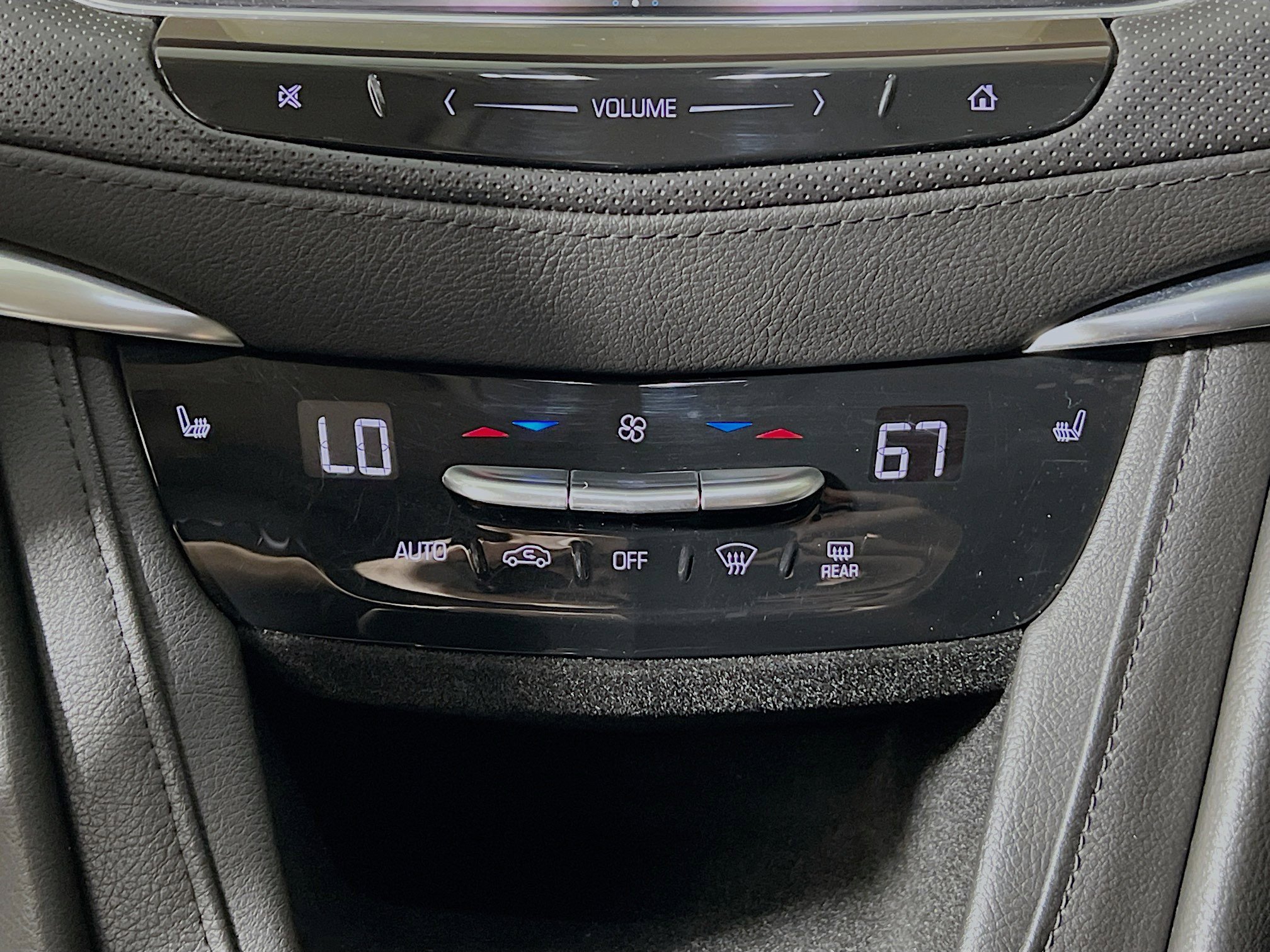 Used 2017 Cadillac XT5 Luxury w/ Driver Awareness Package AWD/4WD image 26