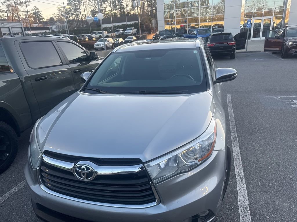 Used 2016 Toyota Highlander XLE image 19