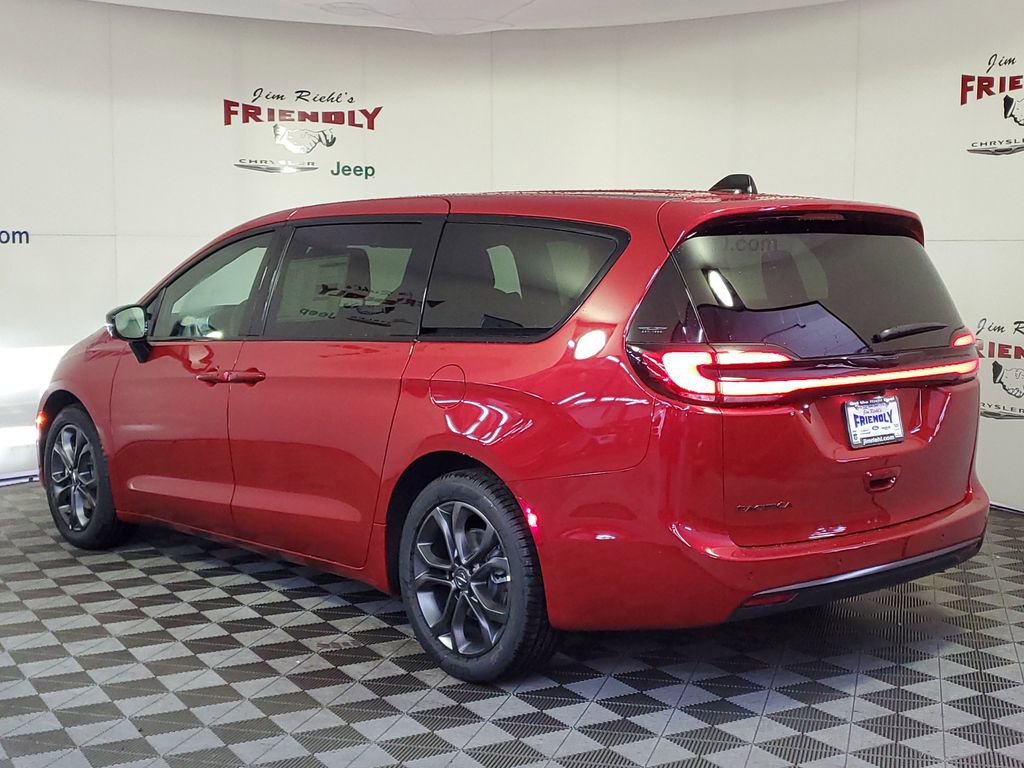 New 2026 Chrysler Pacifica Select image 4