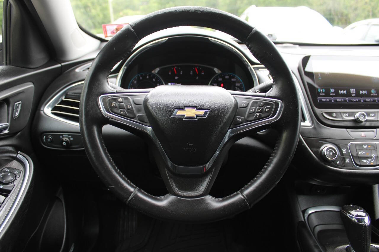 Used 2017 Chevrolet Malibu LT w/ Leather Package FWD image 35
