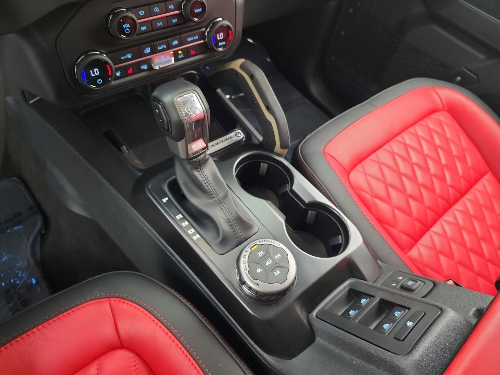 Used 2025 Ford Bronco Badlands image 12