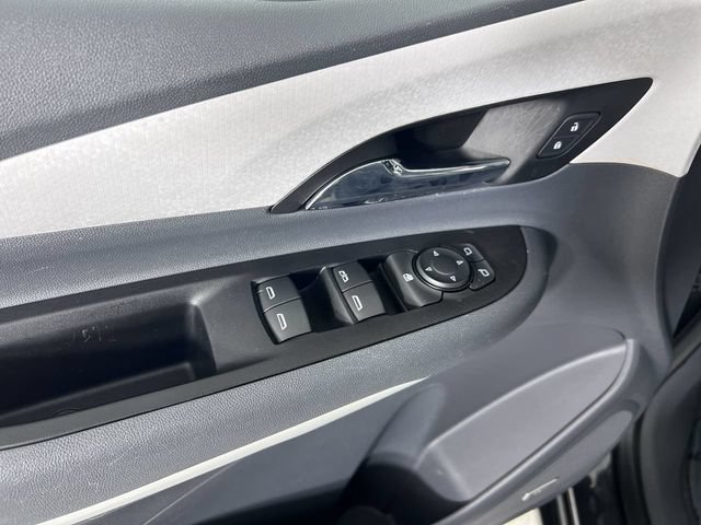 Used 2020 Chevrolet Bolt Premier w/ Infotainment Package FWD image 21