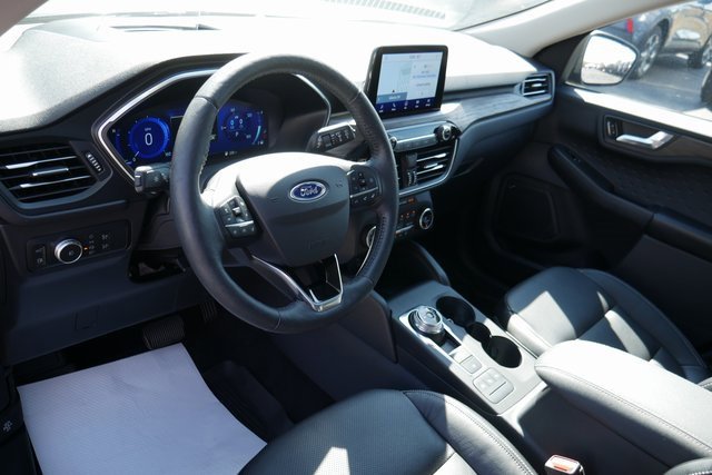 Used 2020 Ford Escape Titanium w/ Titanium Premium Package 2.0 image 17