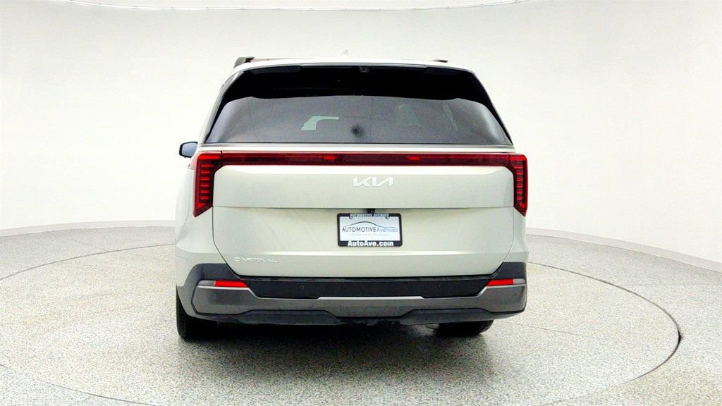 Used 2025 Kia Carnival SX Prestige image 6