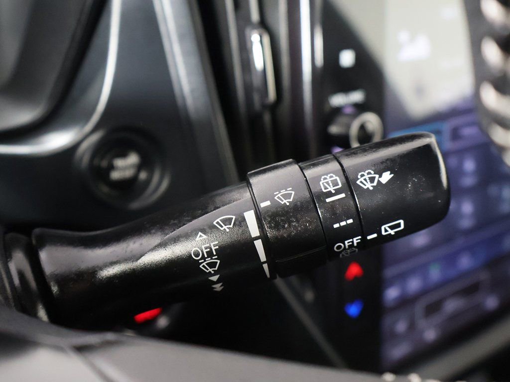 Used 2025 Subaru Forester Premium image 38