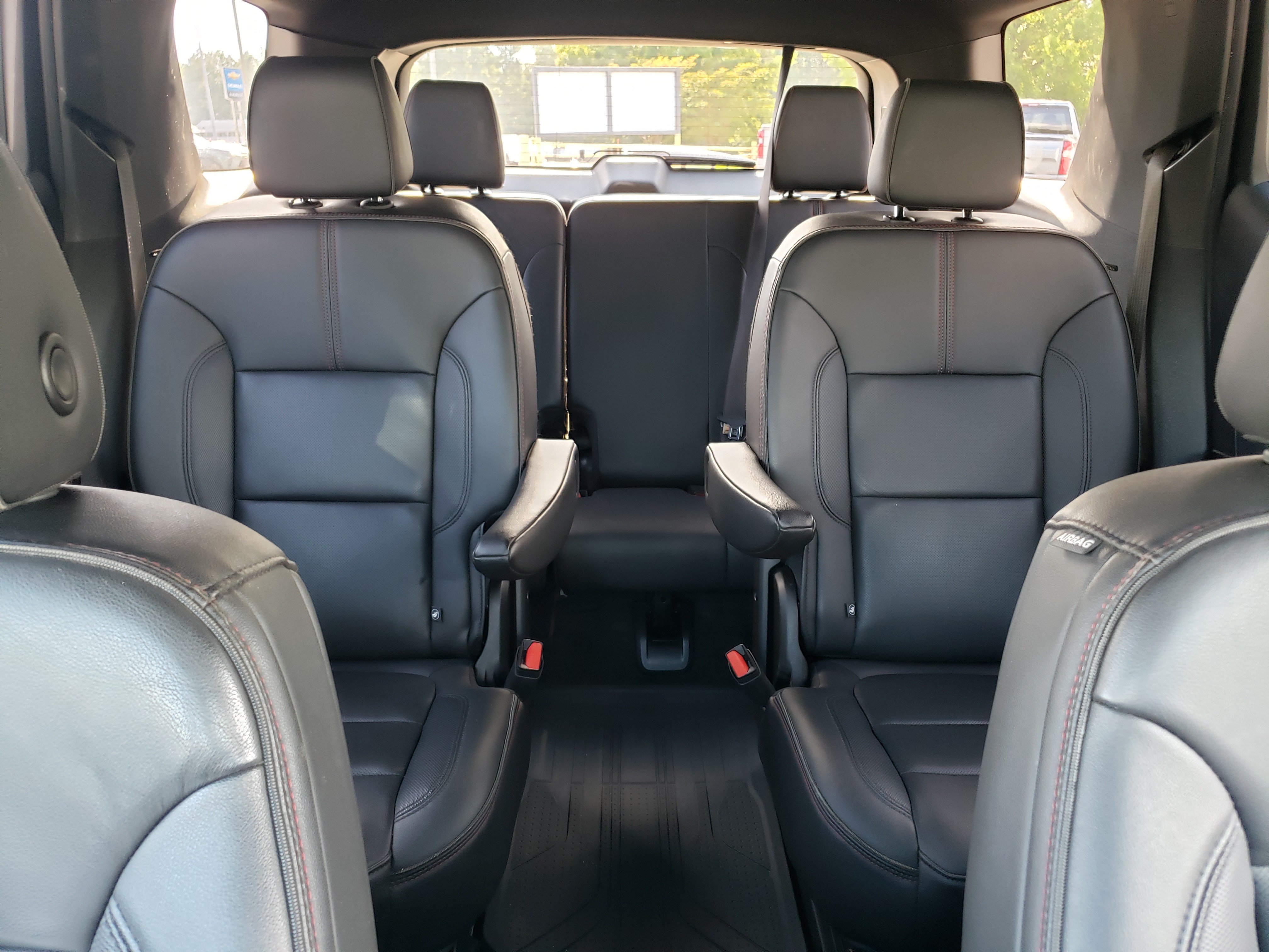 Used 2023 Chevrolet Traverse RS w/ LPO, Floor Liner Package FWD image 32