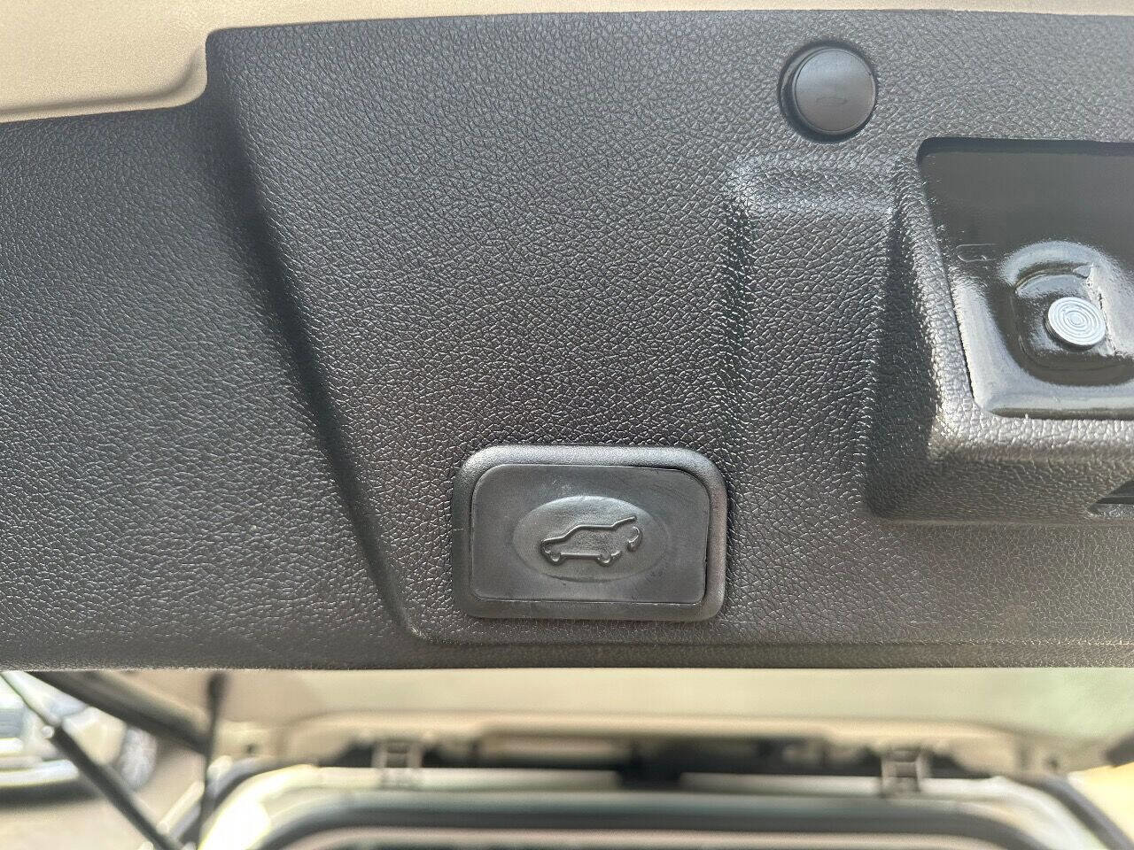 Used 2016 Chevrolet Traverse LT image 8