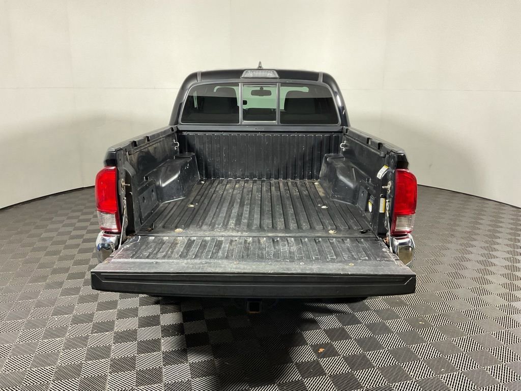 Used 2016 Toyota Tacoma TRD Sport image 13