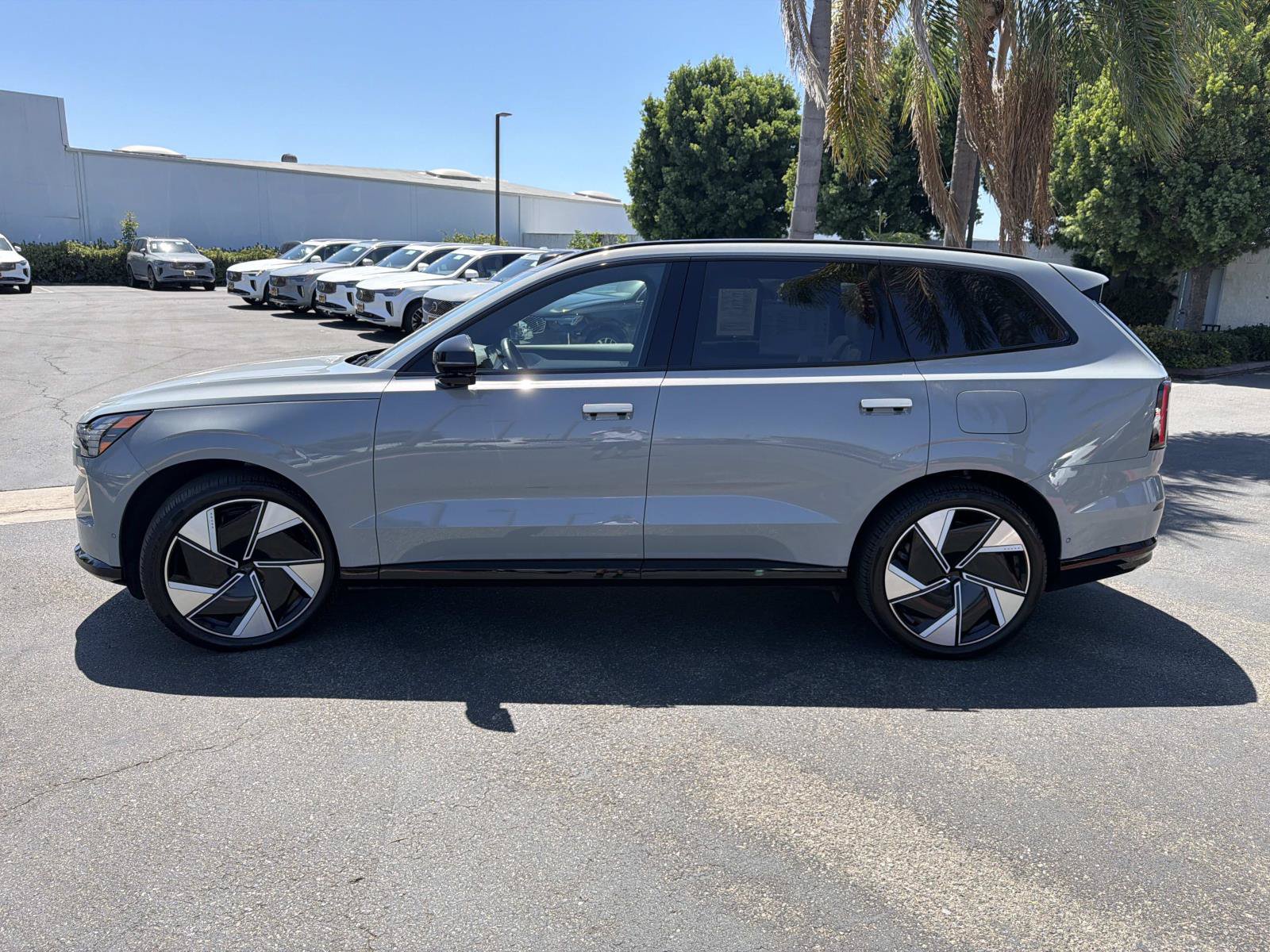 Certified 2025 Volvo EX90 Ultra AWD/4WD image 8
