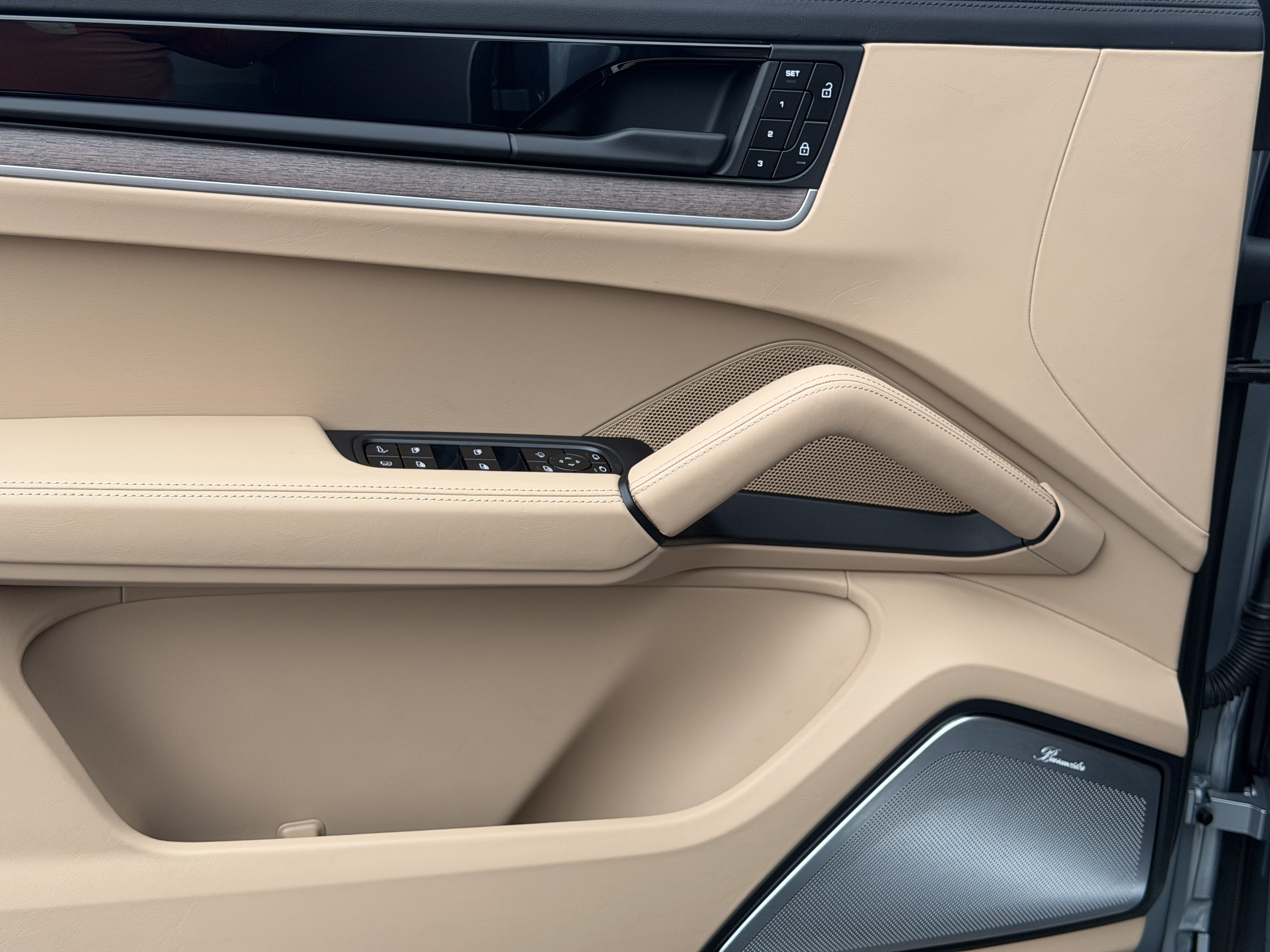 Certified 2024 Porsche Cayenne Turbo AWD/4WD image 22