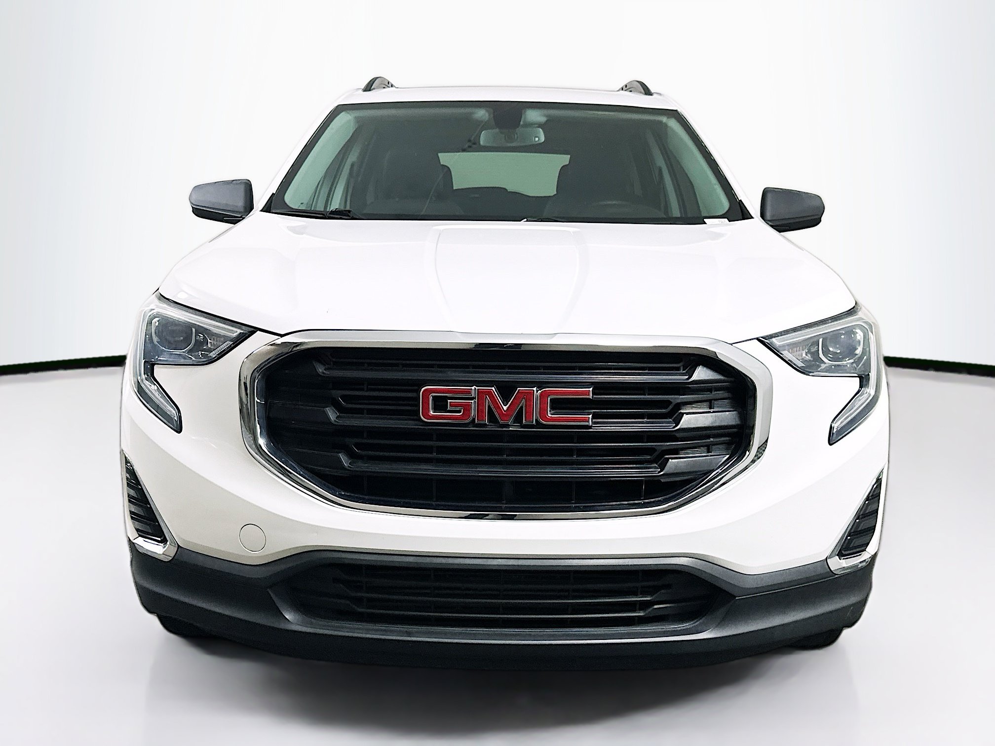 Used 2018 GMC Terrain SLE w/ Driver Convenience Package FWD image 2