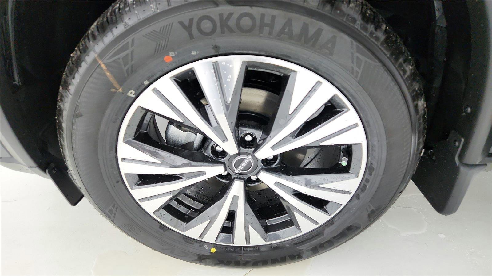 Used 2023 Nissan Rogue SV AWD/4WD image 28