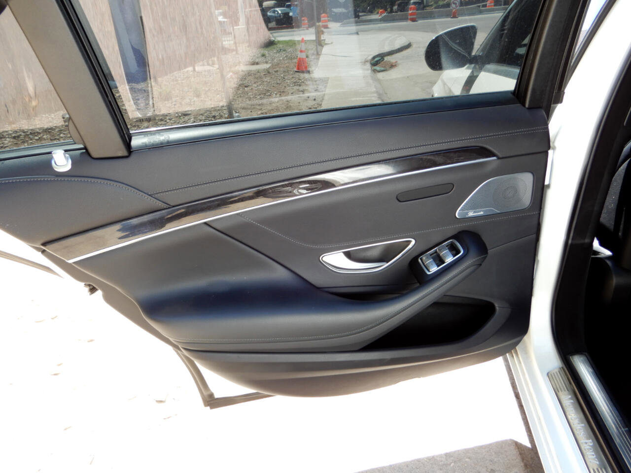 Used 2017 Mercedes-Benz S 550 Sedan image 18