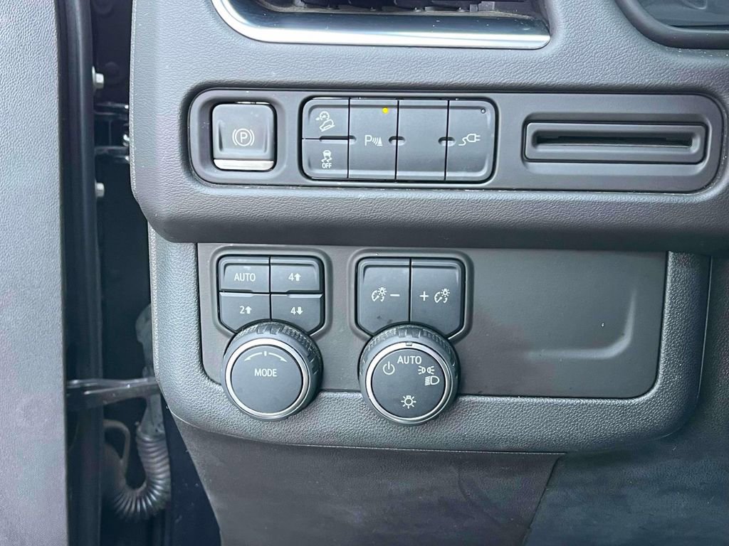 Used 2021 Chevrolet Tahoe Z71 AWD/4WD image 31