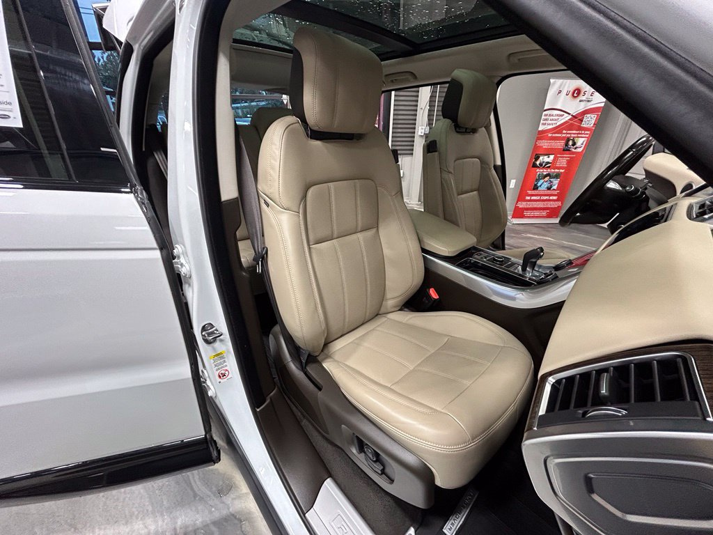 Used 2020 Land Rover Range Rover Sport HSE AWD/4WD image 4