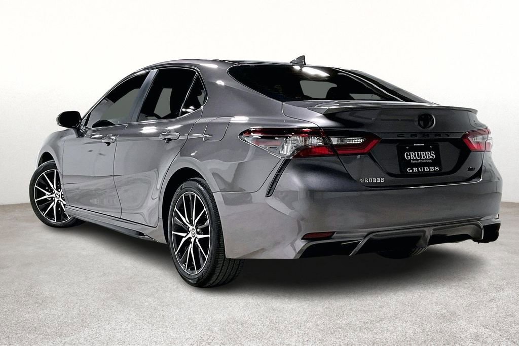 Used 2024 Toyota Camry SE image 15