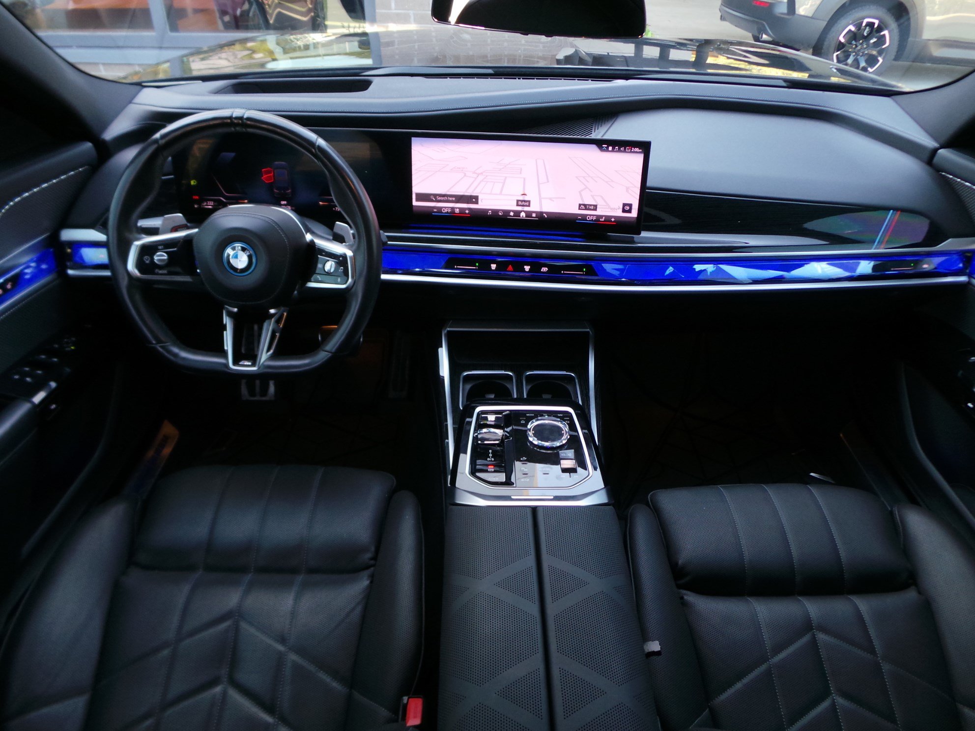 Used 2024 BMW 750e xDrive w/ Executive Package AWD/4WD image 6