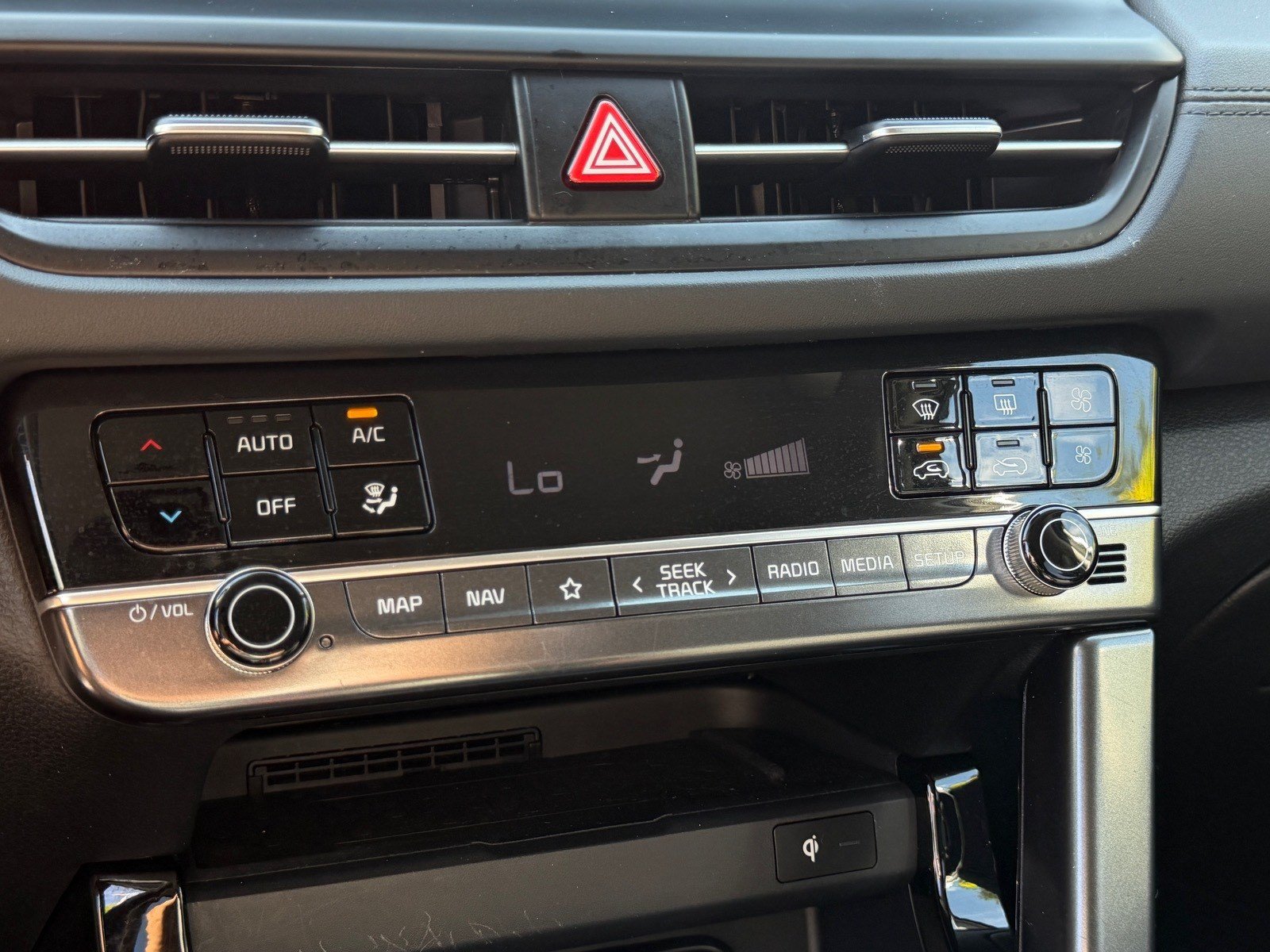 Certified 2024 Kia Seltos EX FWD image 32