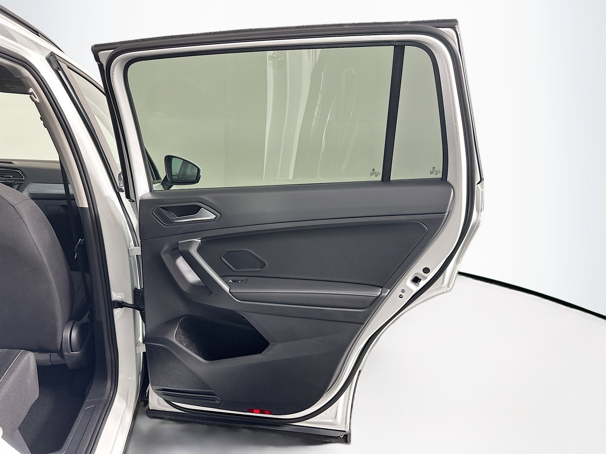 Used 2024 Volkswagen Tiguan S image 30