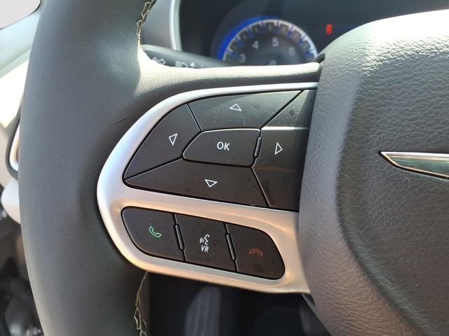 Used 2024 Chrysler Pacifica Touring-L image 20