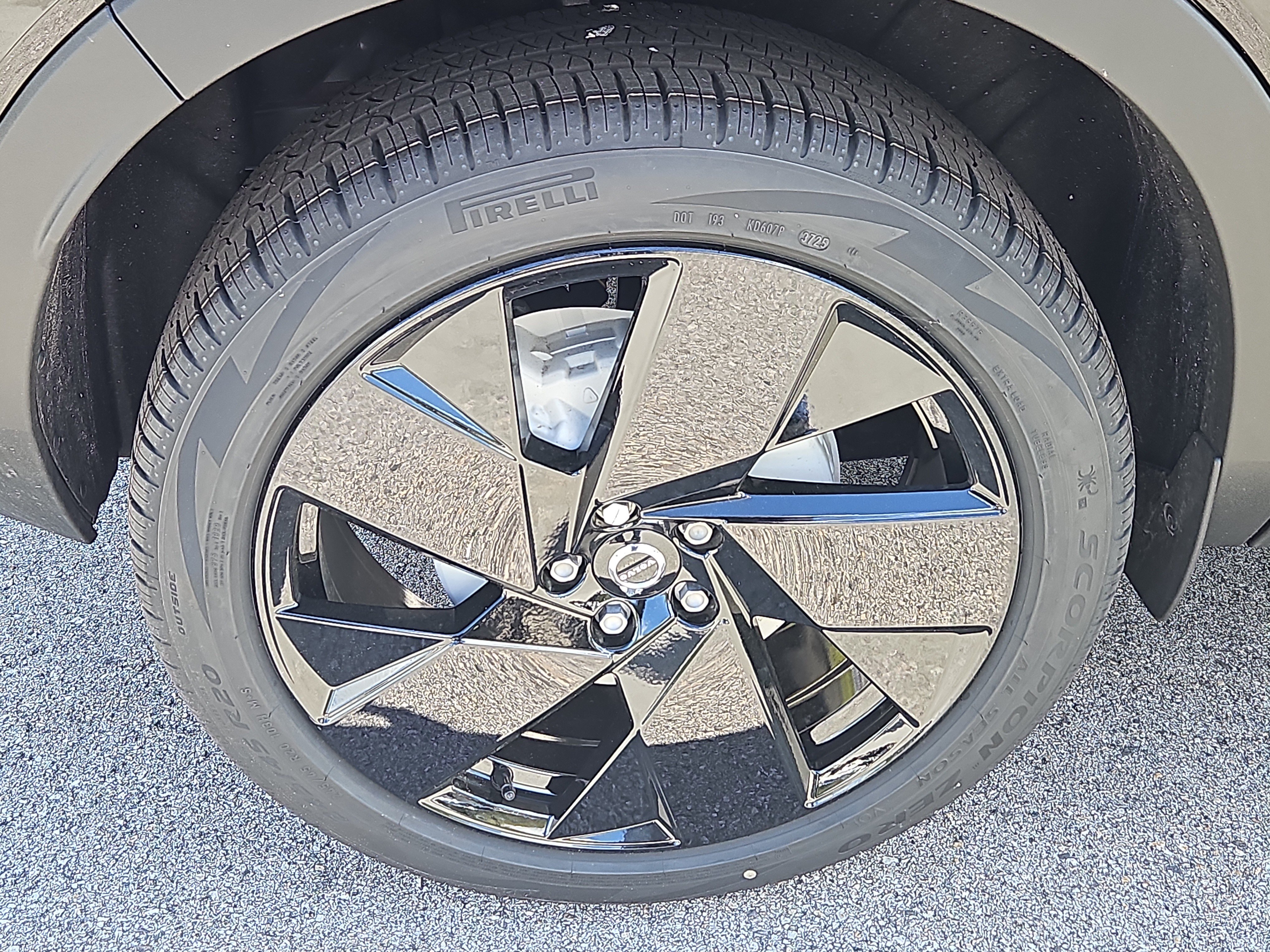 New 2026 Volvo XC40 B5 Ultra w/ Protection Package Premier AWD/4WD image 19