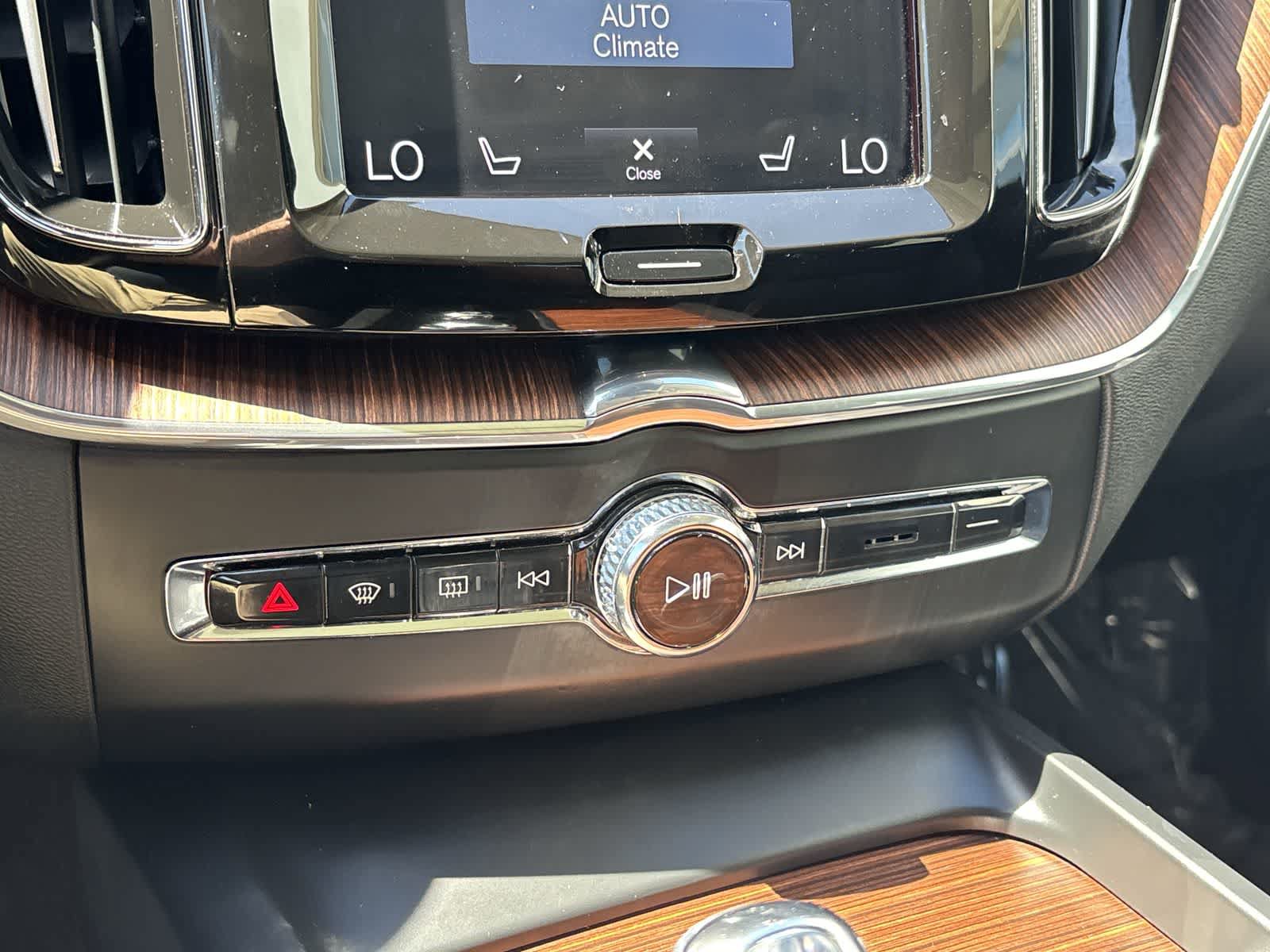 Used 2019 Volvo XC60 T8 Inscription w/ Advanced Package AWD/4WD image 27