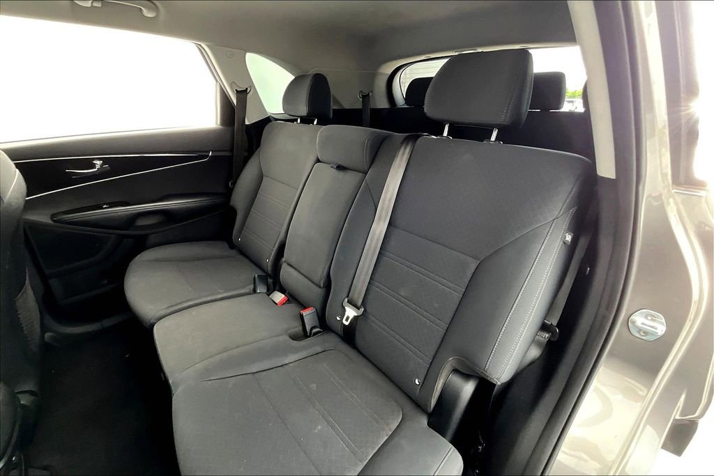 Used 2019 Kia Sorento LX image 30