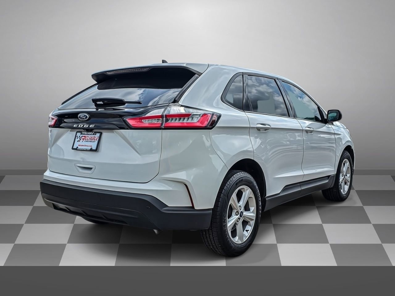 Used 2021 Ford Edge SE FWD image 6
