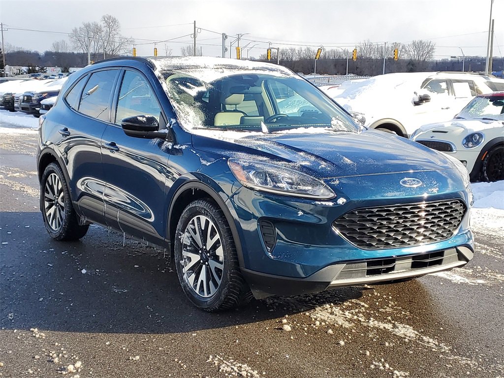 Used 2020 Ford Escape SE Sport image 4