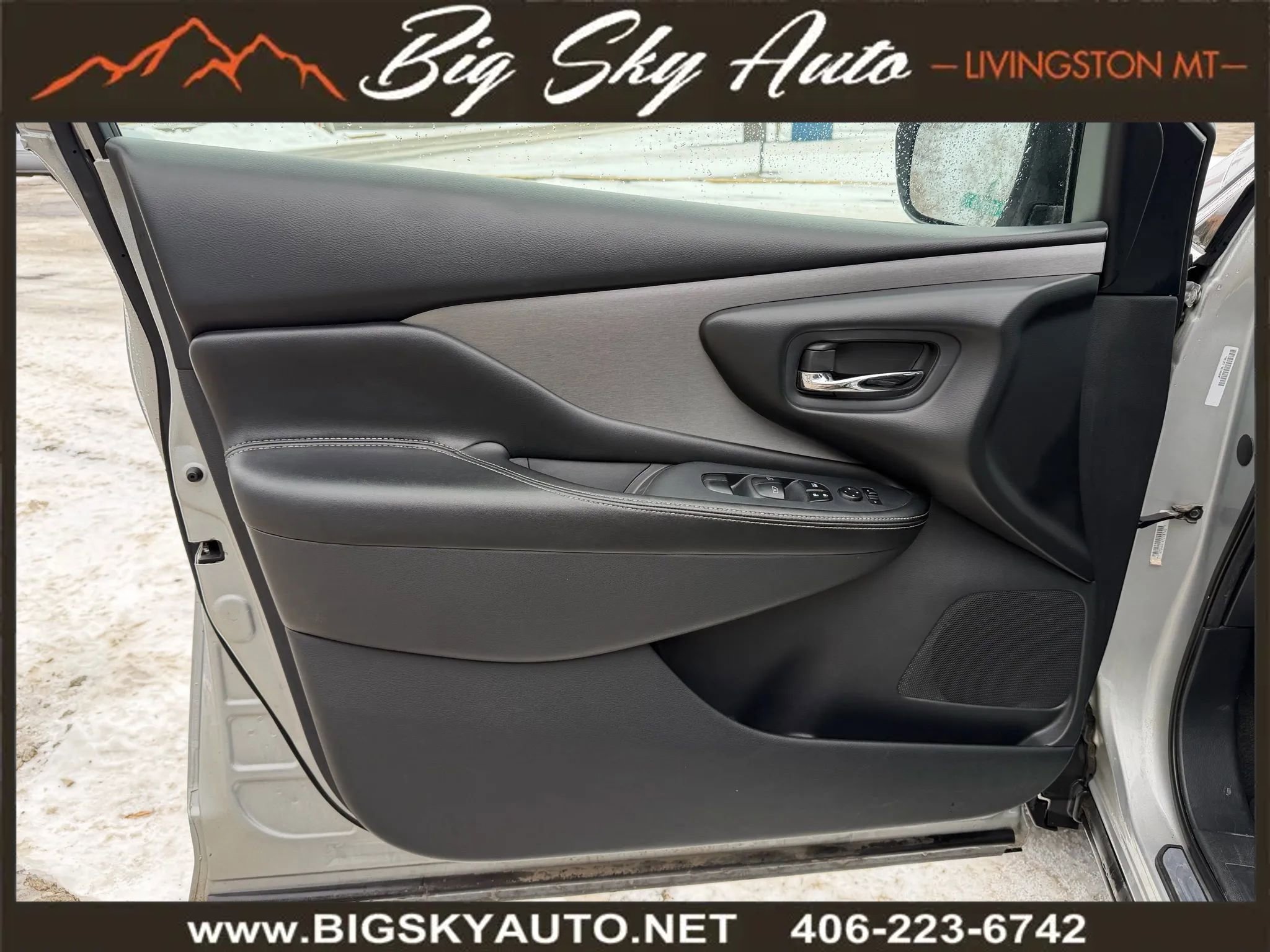 Used 2019 Nissan Murano S AWD/4WD image 12