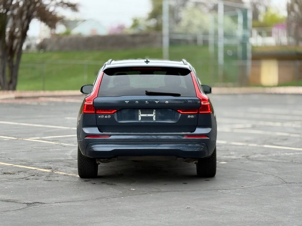 Used 2022 Volvo XC60 B5 Momentum w/ Advanced Package image 6