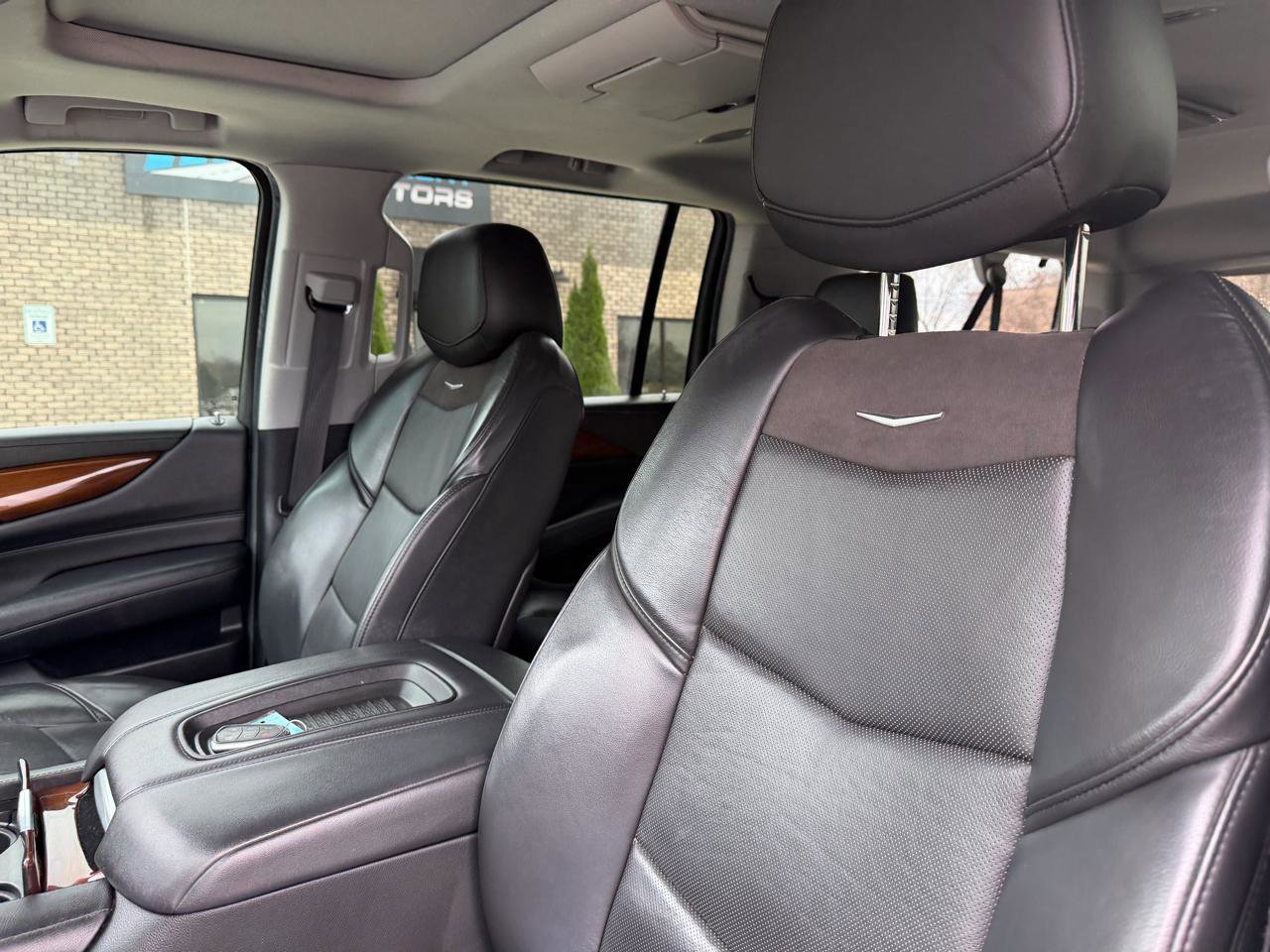 Used 2020 Cadillac Escalade ESV Luxury image 12