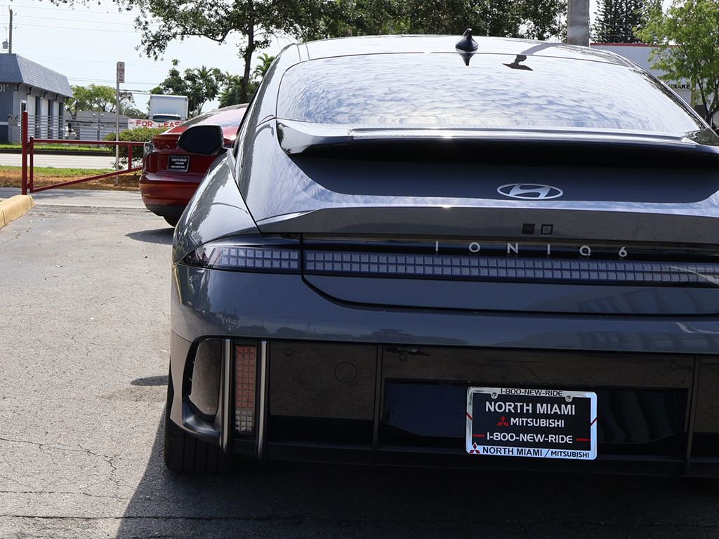 Used 2024 Hyundai Ioniq 6 SE RWD image 11