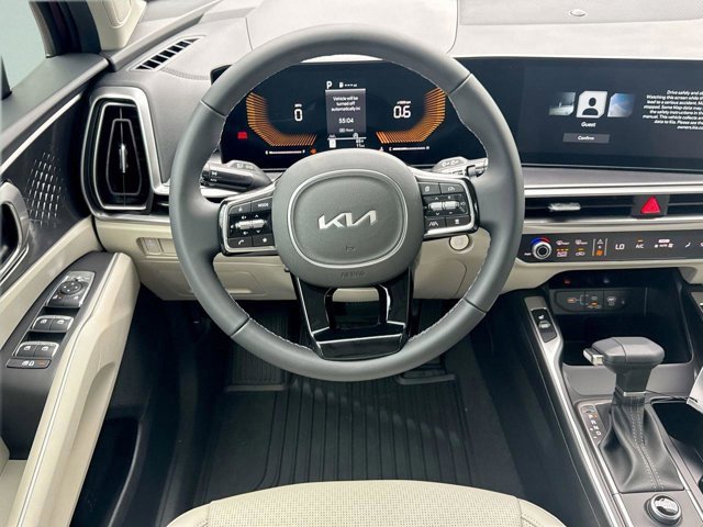Used 2025 Kia Sorento S image 8