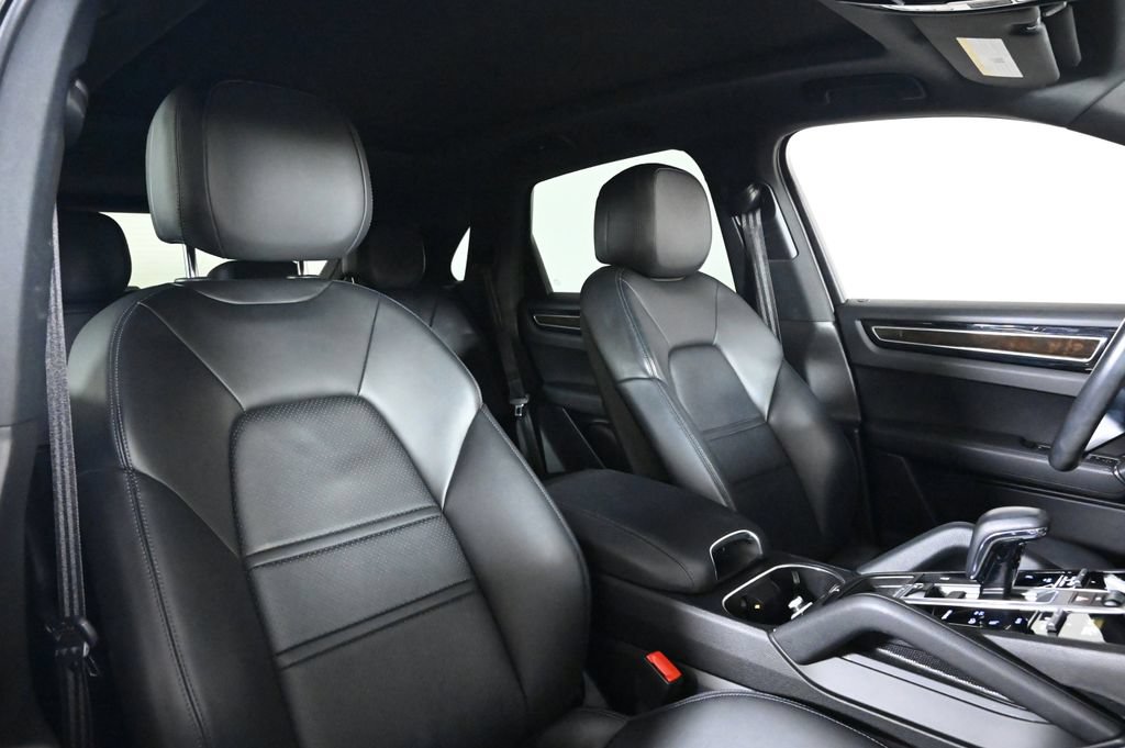 Certified 2023 Porsche Cayenne AWD/4WD image 17