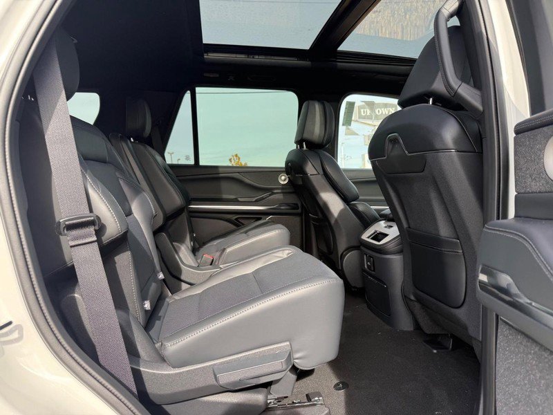 New 2025 Lincoln Navigator Reserve w/ Jet Appearance Package AWD/4WD image 7