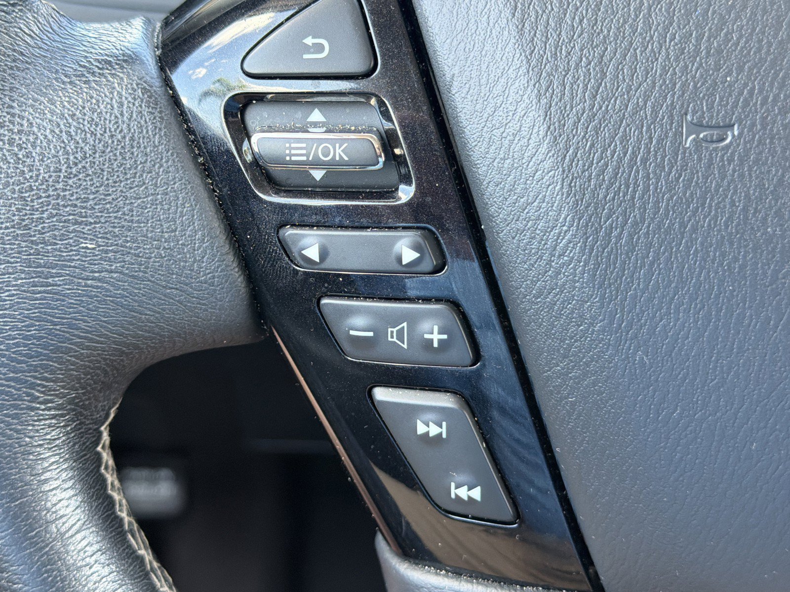 Used 2022 INFINITI QX80 Luxe w/ Cargo Package AWD/4WD image 30