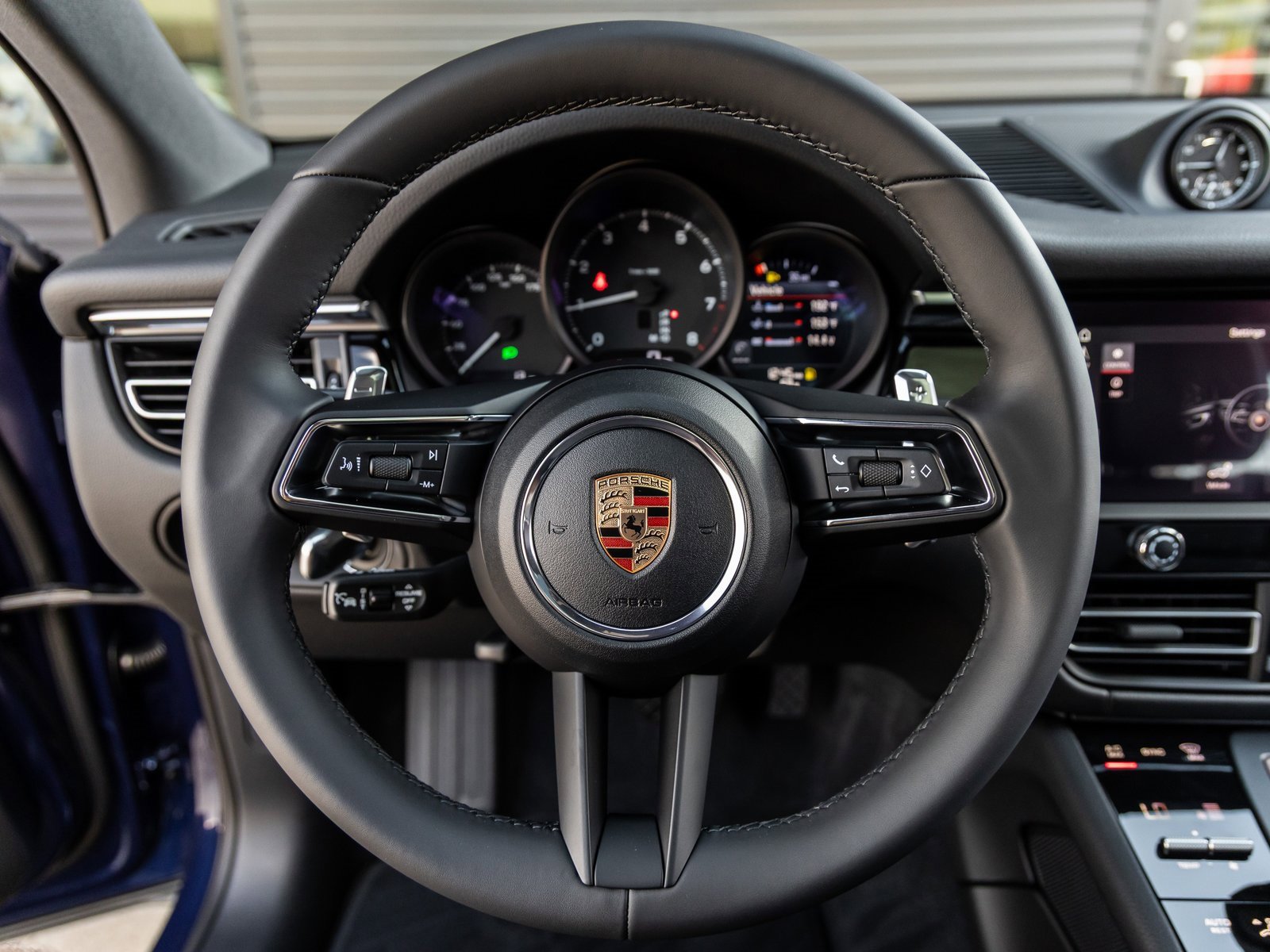 New 2026 Porsche Macan image 30