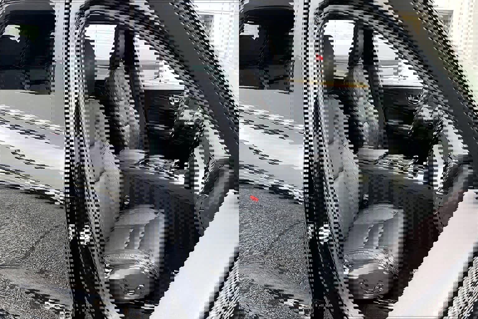 Used 2024 Volvo XC60 T8 Ultimate image 8