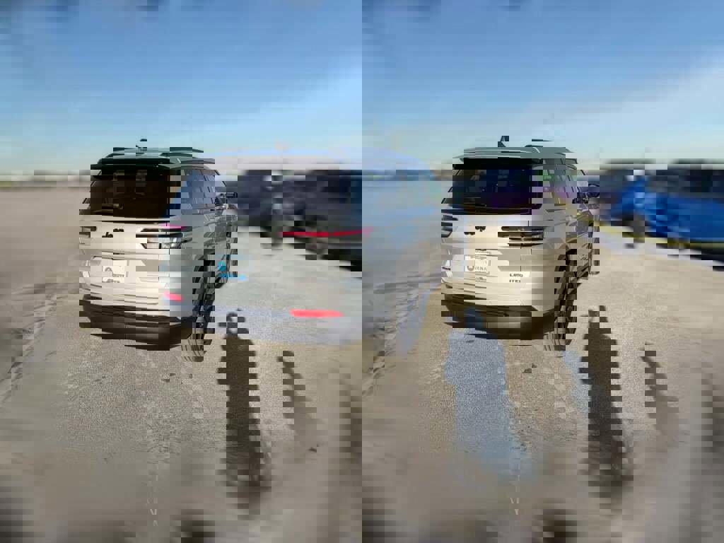 New 2025 Jeep Grand Cherokee L Limited image 11